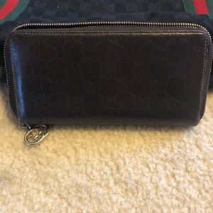 Authentic Gucci Brown Leather Zipper Wallet